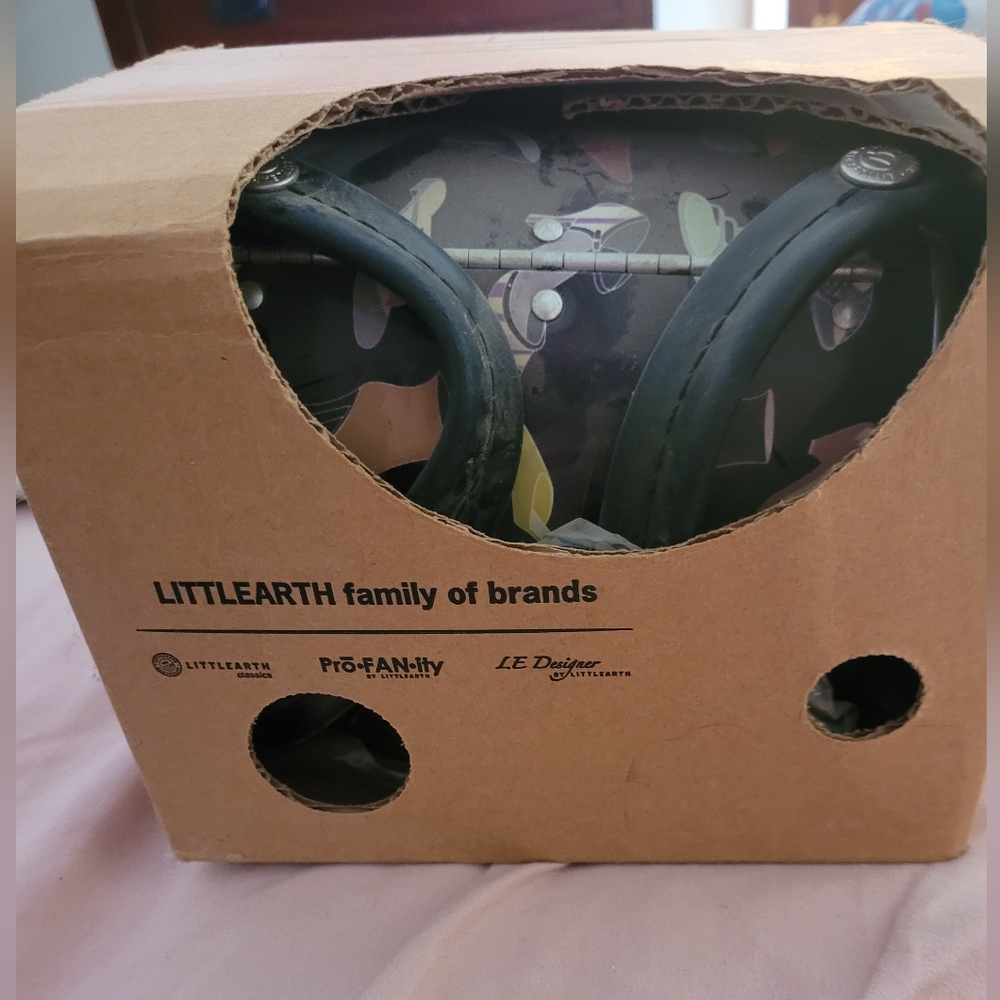 Little Earth Metal Shoe Purse